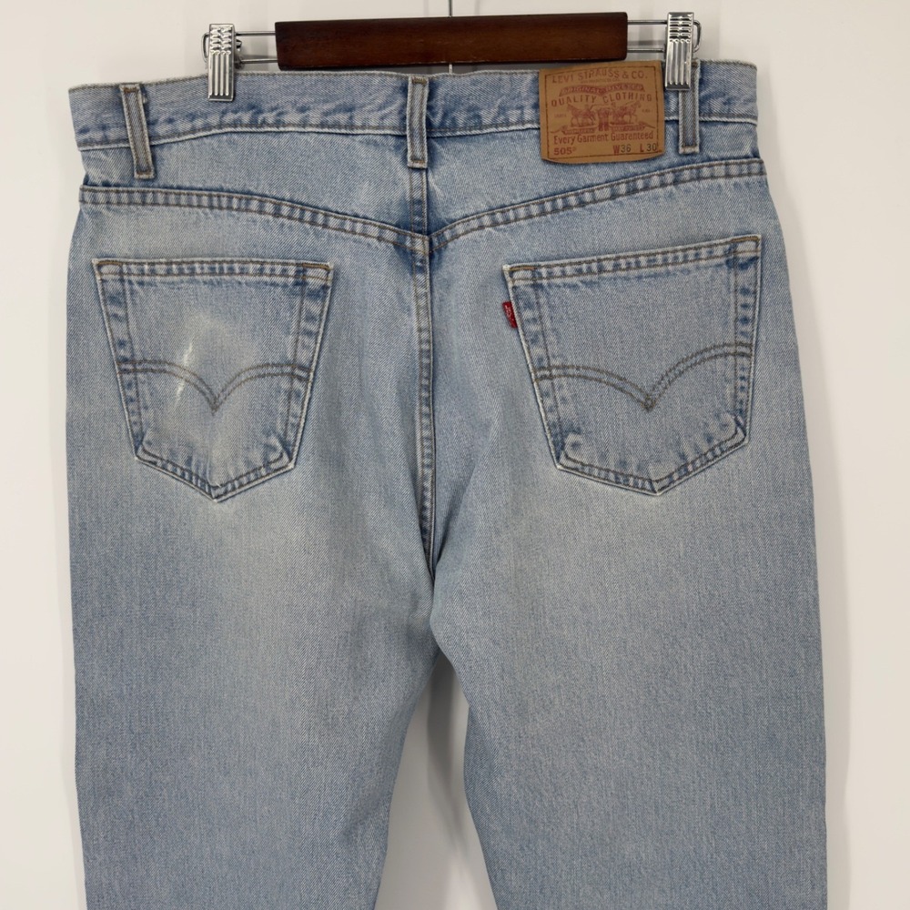 VTG Levis 505 Regular Fit Straight Leg Distress Light Wash Jeans Mens 36 X30